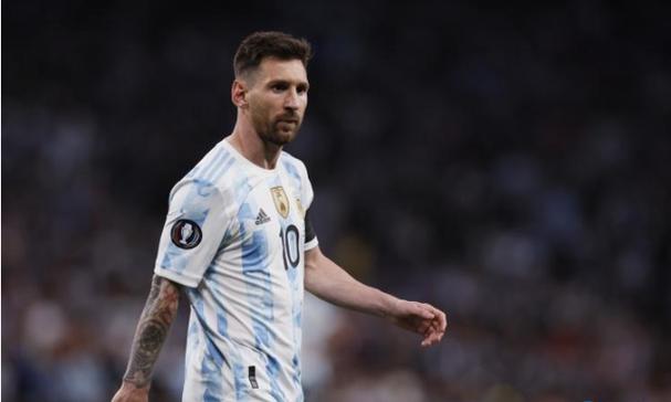 汪小菲带马筱梅北京挑学校，直言梦回八十中，孩子要回大北京了？